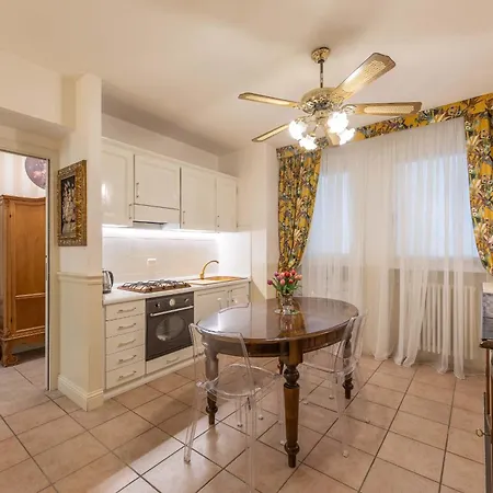 Center - In The Elegant Heart Of *