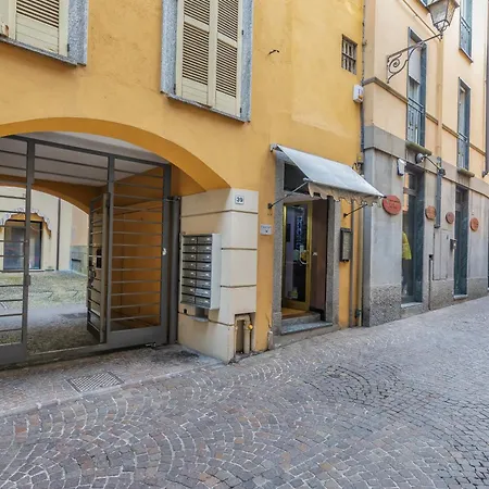 Center - In The Elegant Heart Of *